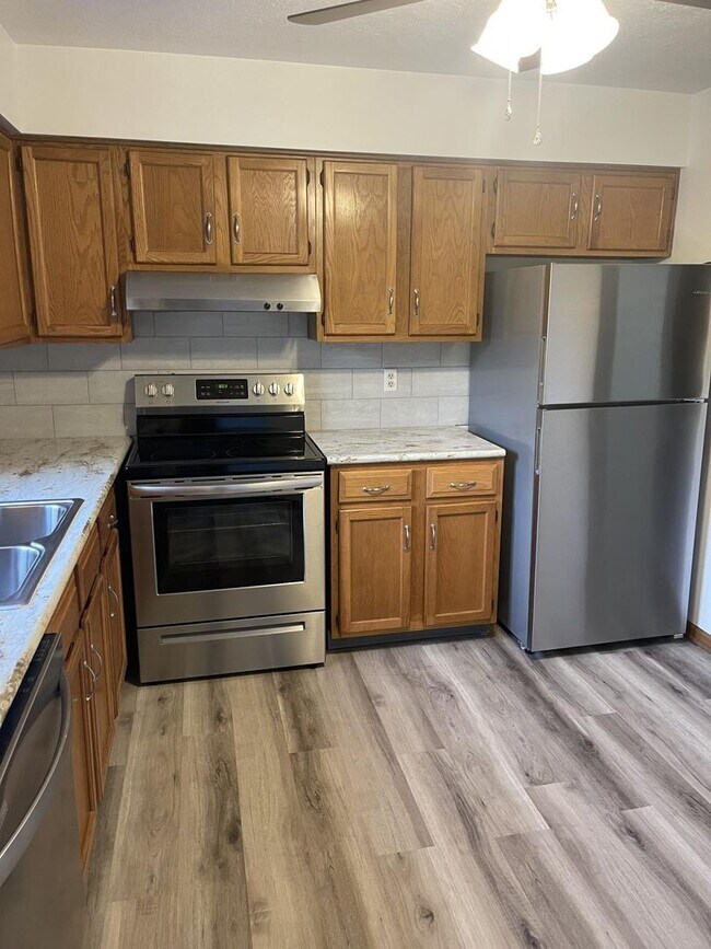 Photo - 7386 Eisenhower Dr