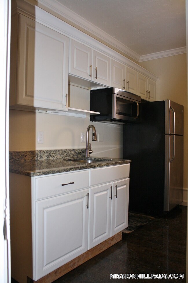 Photo - 712 Shawmut Ave Unidad 2L