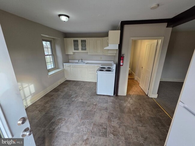 Photo - 2022 E Main St Unit 2