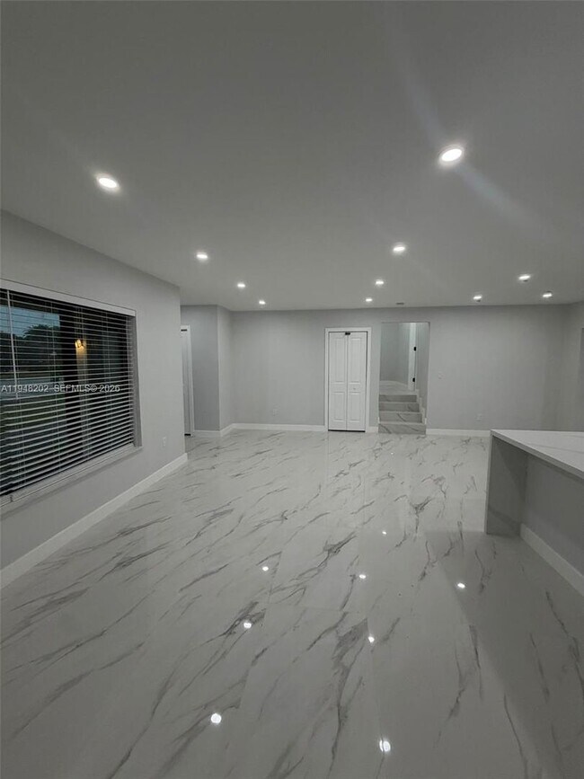 Photo - 1085 NW 191st St