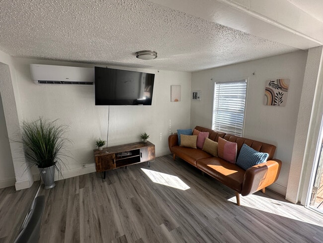 Photo - 2706 W Tyson Ave Unidad B