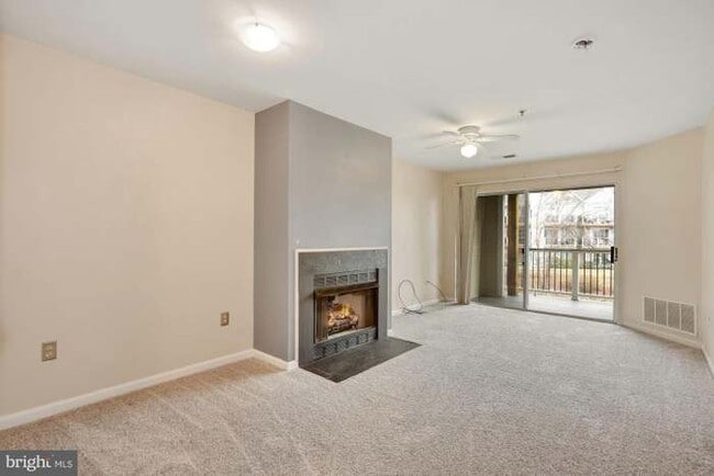Photo - 20595 Cornstalk Terrace Unidad #202 Rental