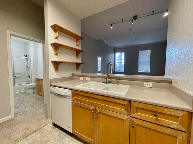 Photo - Must See Downtown San Jose End-Unit 2 Bedroom Condo with 2 Ensuite Bathrooms Unidad 111