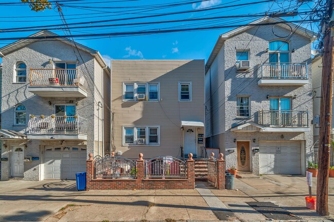 Building Photo - 392 Union St Unit 1