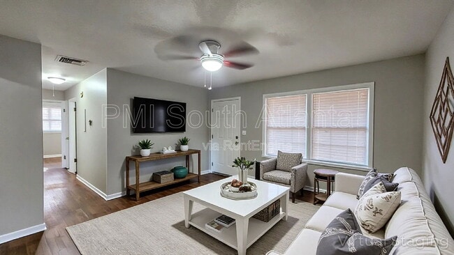 Photo - 1028 Tamarack Trail