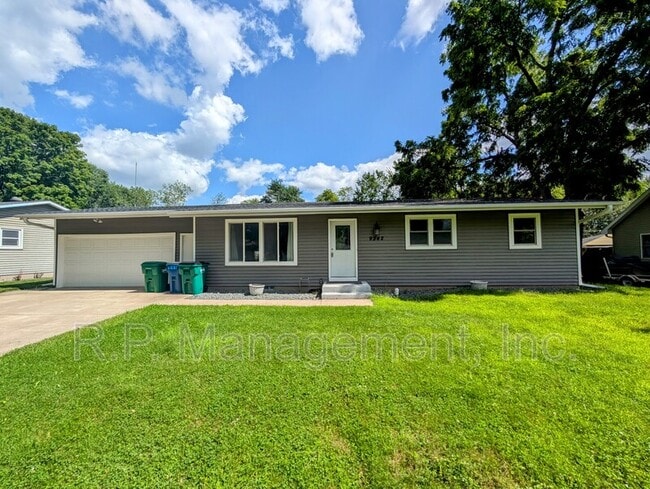 Building Photo - 9342 Trenton Ln N Rental