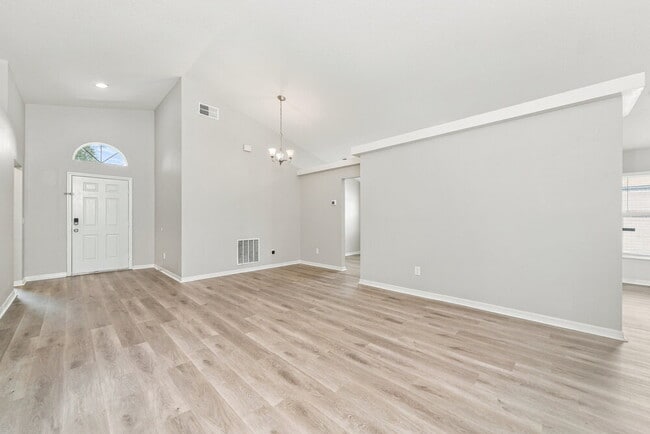 3027 Eagle Crossing Dr