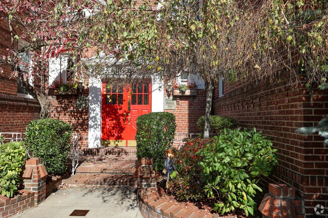 Photo - Farifax House