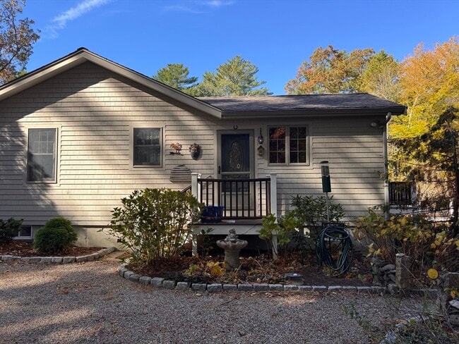 Building Photo - 15 Parlowtown Rd Unit A