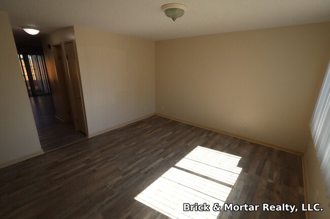 1001-1003-1003 Orchard St N Unit 1001