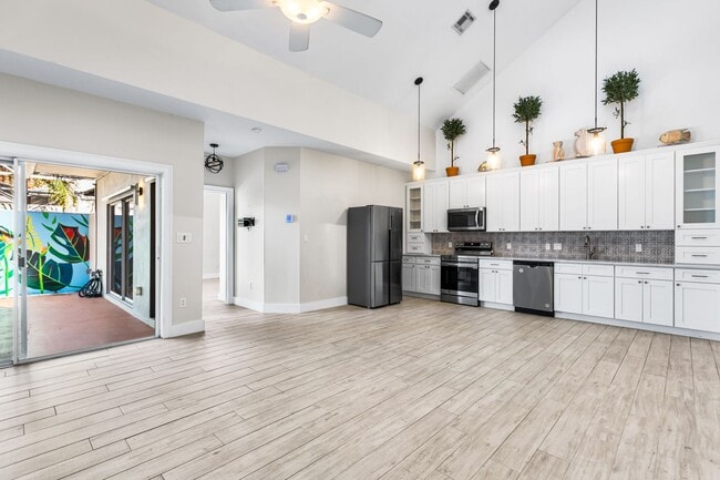 Photo - ** COURTYARDS AT QUAIL WOODS ** 2 BED + DEN / 2 BATH - TOWNHOME - NORTH NAPLES - ANNUAL RENTAL