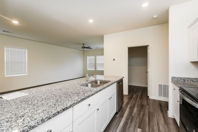 Photo - 1617 Braeburn Ln