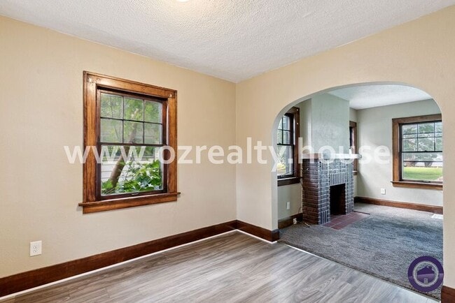 Photo - 447 Sunset Blvd