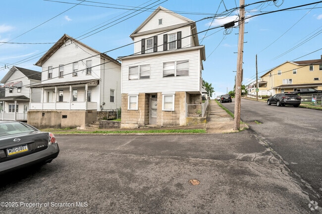 Building Photo - 100 Short St Rental