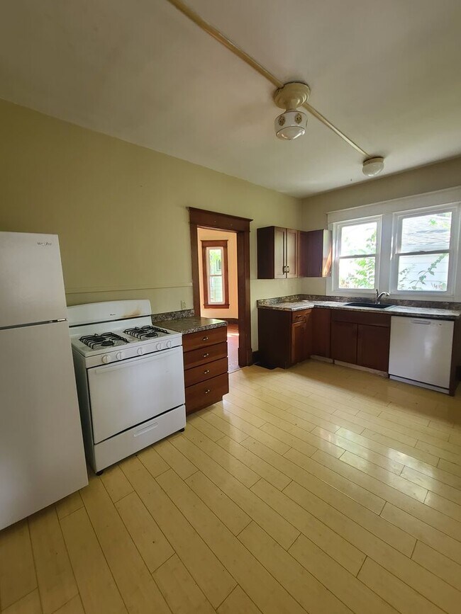 Photo - 401 1/2 W Vine St.