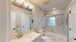 Photo - 107 S Main St