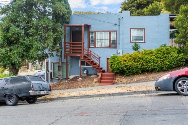 Building Photo - 4500 San Carlos Ave Rental