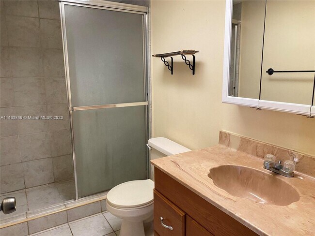 Photo - 1425 Harvard Ln