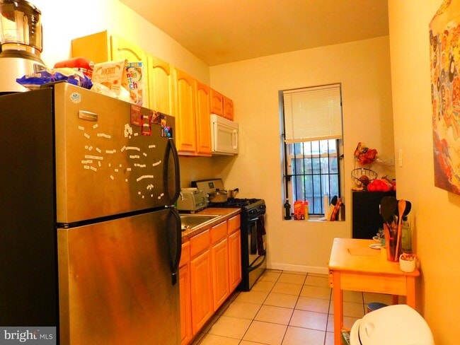 Building Photo - 2025 N Gratz St