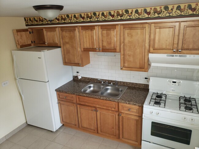 Kitchen - 6230 W 64th Pl Unit 4
