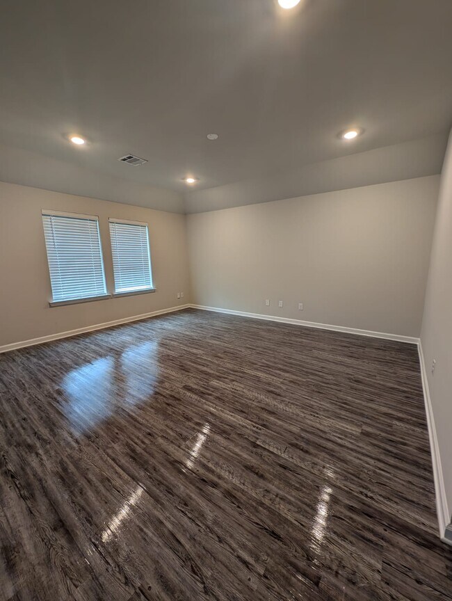 Photo - 13213 Fowler Dr