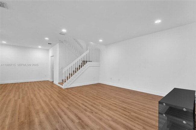 Photo - 1450 Weeping Willow Way