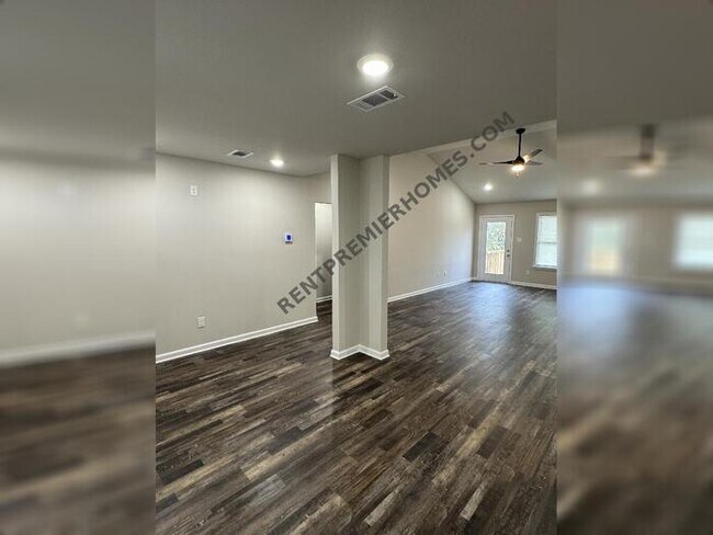 Photo - 18 Edward Dr