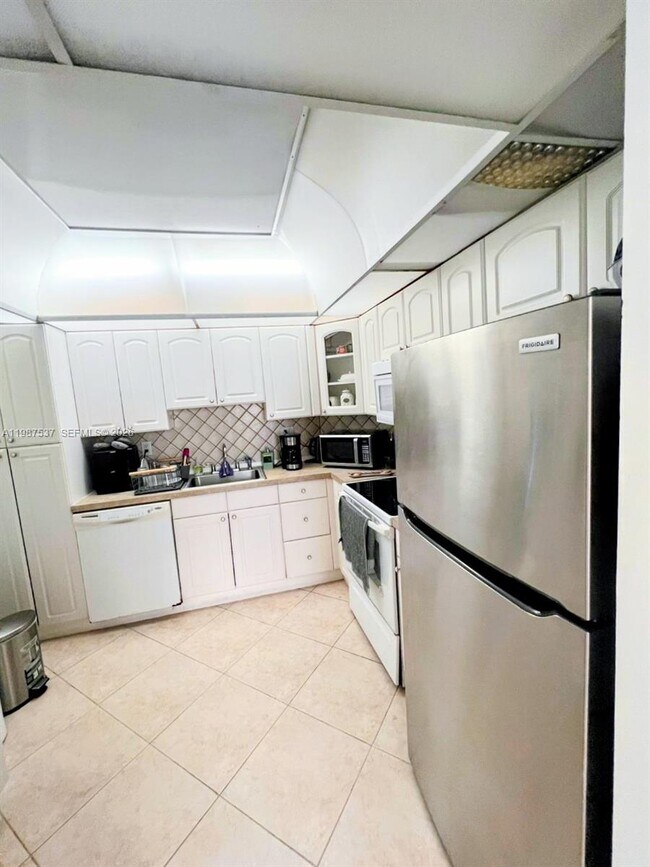 Photo - 300 Bayview Dr Unit 915