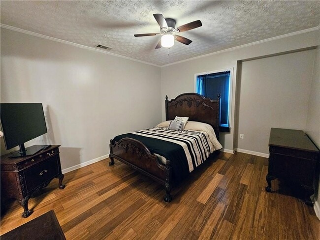 Photo - 2100 Bennington Ct