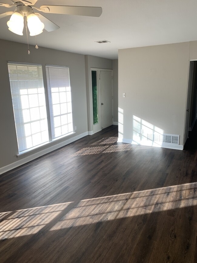 Photo - 170 Imogene St