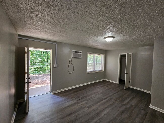 Photo - Live in Comfort at Evergreen Apartments in Knoxville!