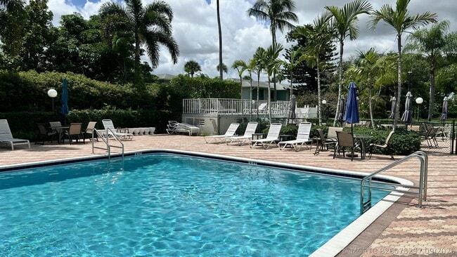 2440 SW 22nd Ave Unit 707