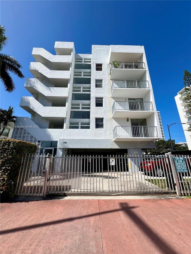Photo - 1250 Alton Rd Unidad 3C