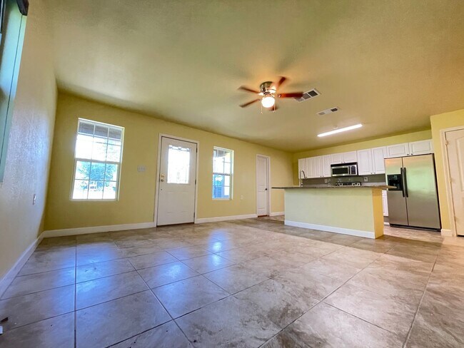 Photo - 3 bedroom Duplex by the Lake