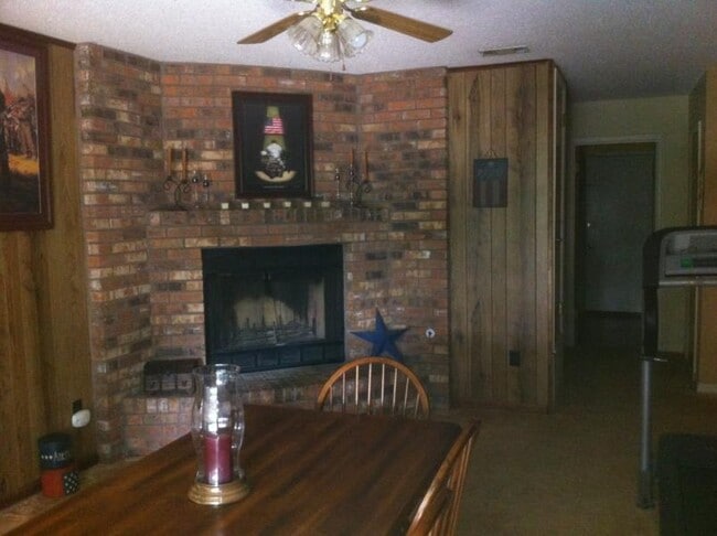 Photo - 2214 Angus St