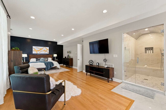 Photo - 2630 S Throop St Unidad ID1244908P