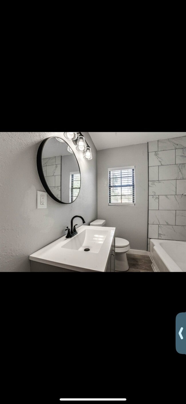 Photo - 1209 NE 42nd St