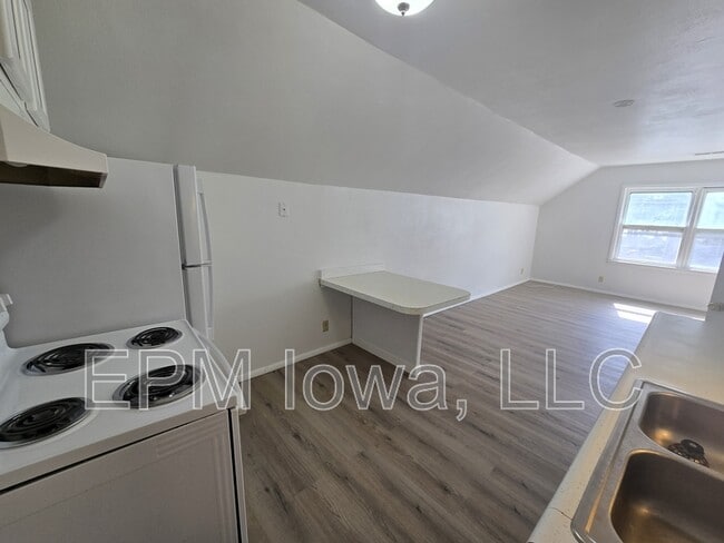 Building Photo - 1125 1/2 Mulberry Street Rental