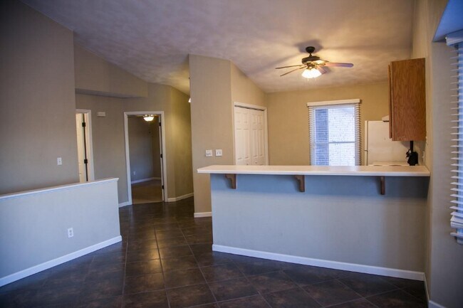 Photo - 33 Old Orchard Ln