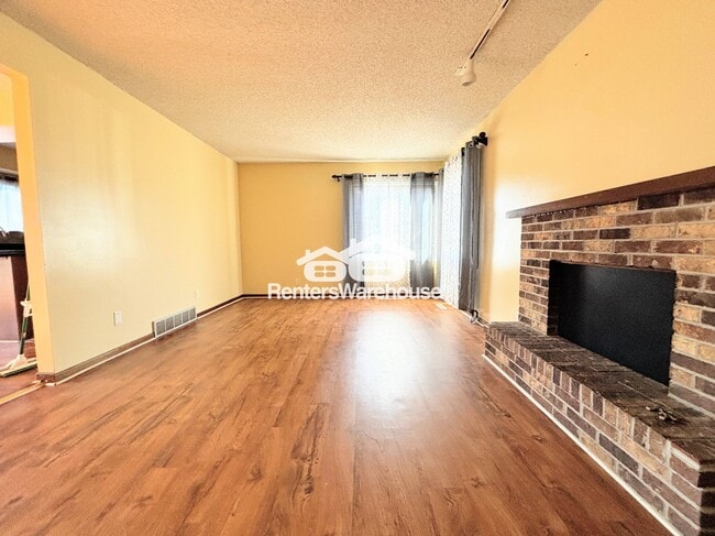 Photo - 4541 50th St