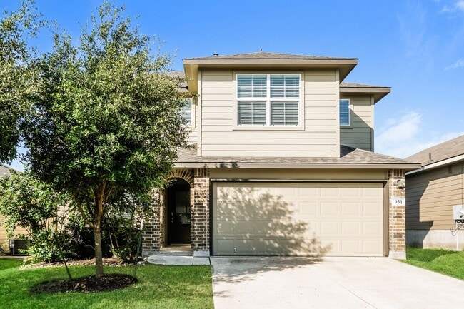 Building Photo - First time rental! 5 bedroom located in the desirable Redbird Ranch Subd.