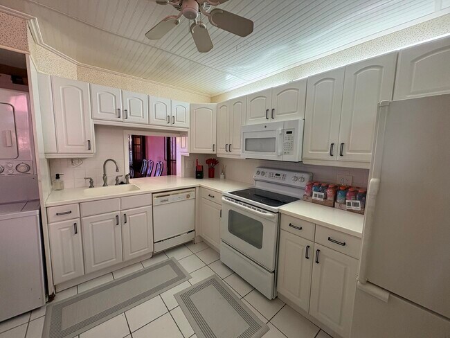 Photo - 680 Tennis Club Dr Unit 303