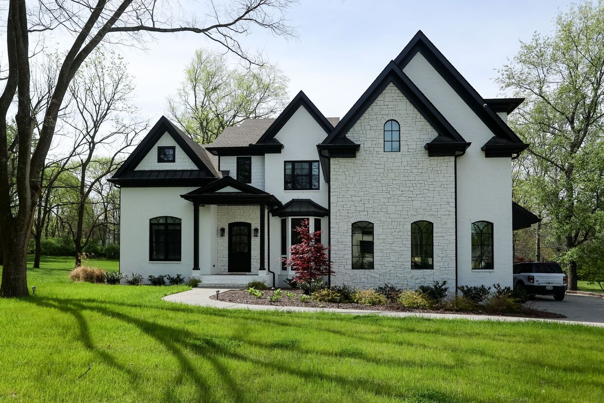 GREEN HILLS CUSTOM BUILT HOME. 5 BED 5 1/2... - GREEN HILLS CUSTOM BUILT HOME. 5 BED 5 1/2...