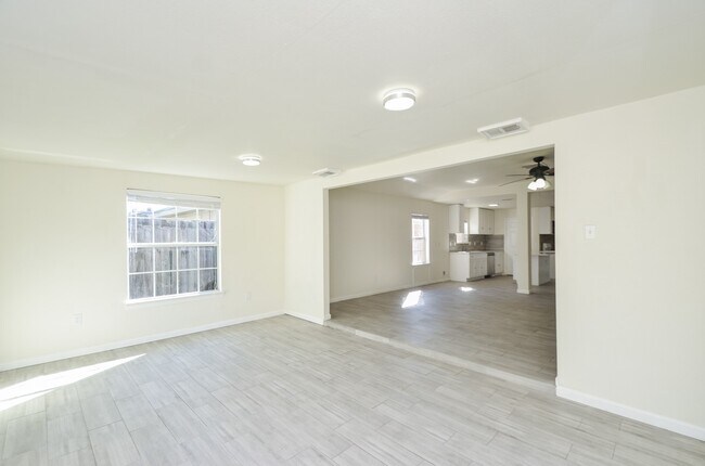 Photo - 17614 Sundrop Ln