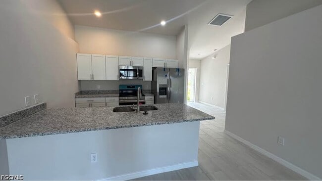 Photo - 606 SE 8th St