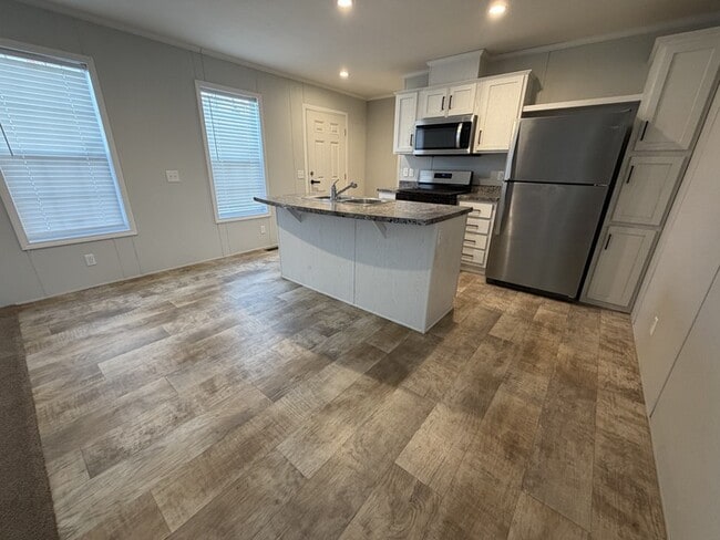 Photo - 15811 Villaire Ave