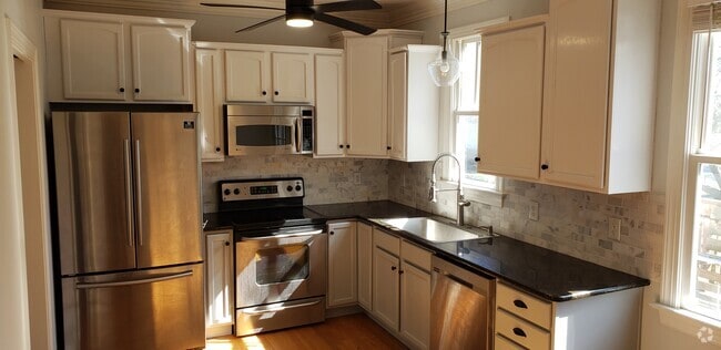 Building Photo - 340 Murray St Rental