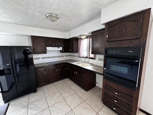 Photo - 1040 Jade Dr