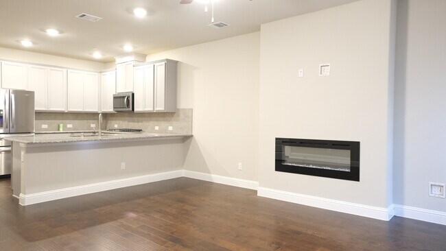 332 Blackthorne Dr