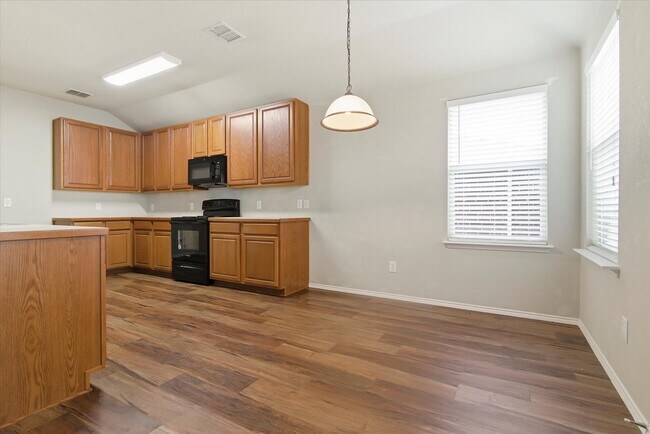 Photo - Great House in Quiet Neighborhood